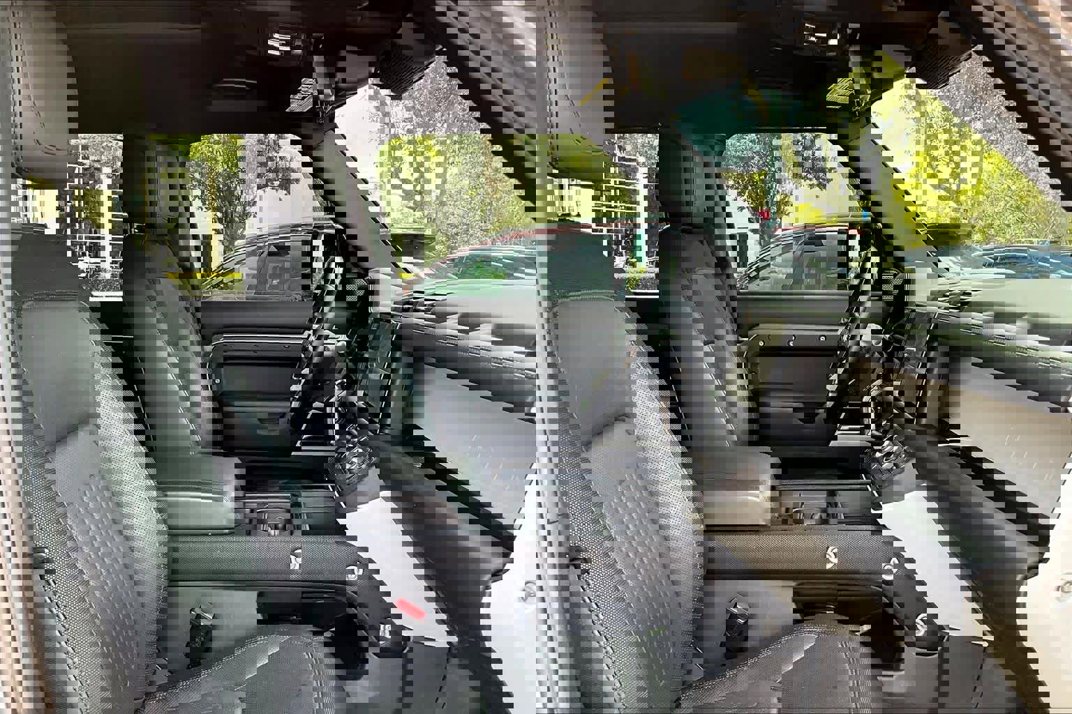 Used 2022 Land Rover Defender 110 X-Dynamic HSE image 8