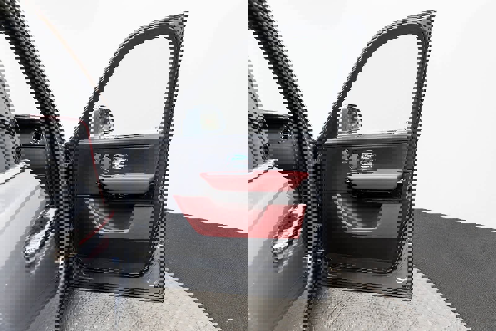 Used 2022 Rolls-Royce Cullinan image 35