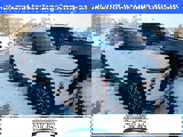 Used 2025 Chevrolet TrailBlazer LT image 1