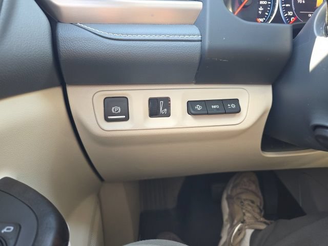 Used 2023 GMC Acadia Denali AWD/4WD image 15