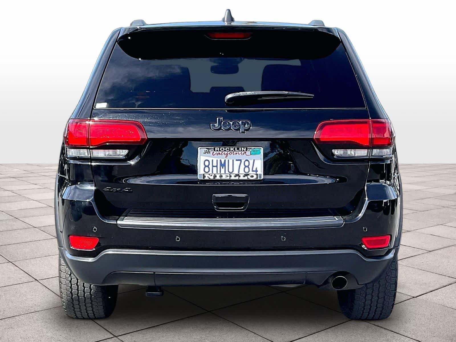 Used 2019 Jeep Grand Cherokee Laredo AWD/4WD image 8