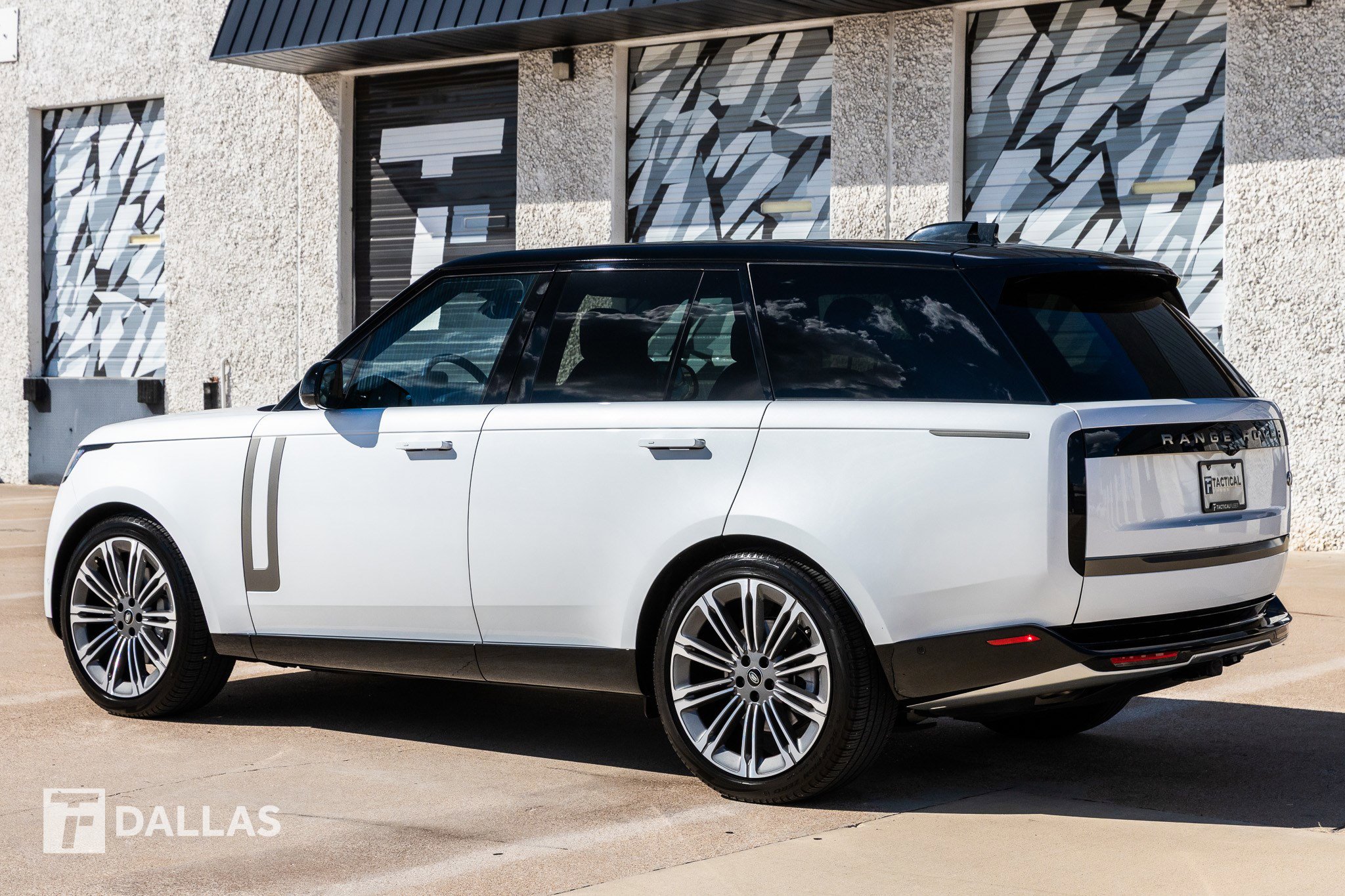 Used 2023 Land Rover Range Rover SE image 10