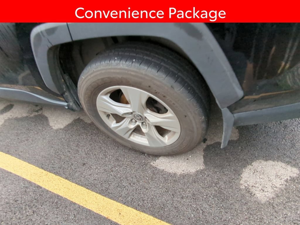 Used 2021 Toyota RAV4 XLE w/ Convenience Package AWD/4WD image 5