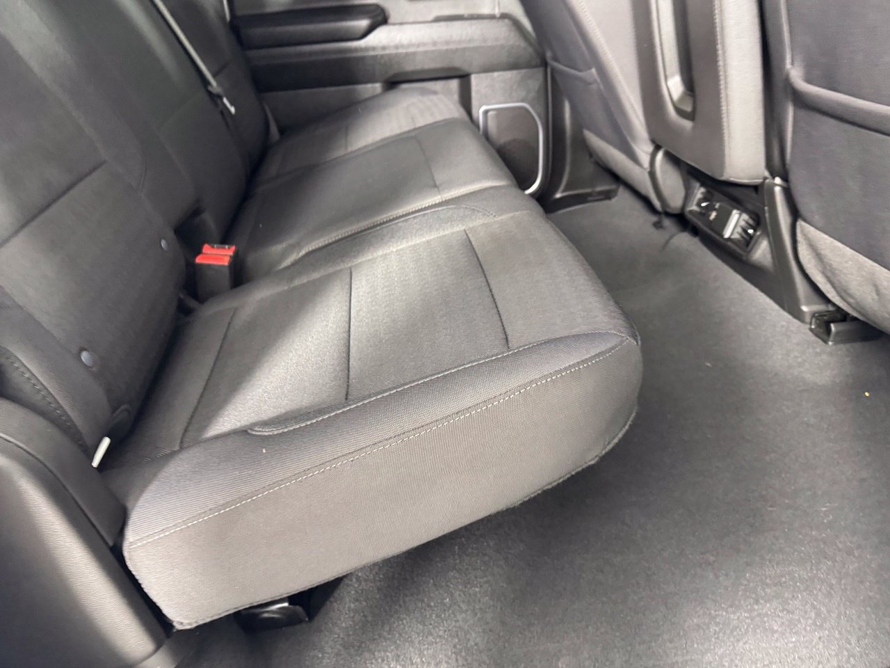 Used 2024 Chevrolet Silverado 1500 LT AWD/4WD image 32
