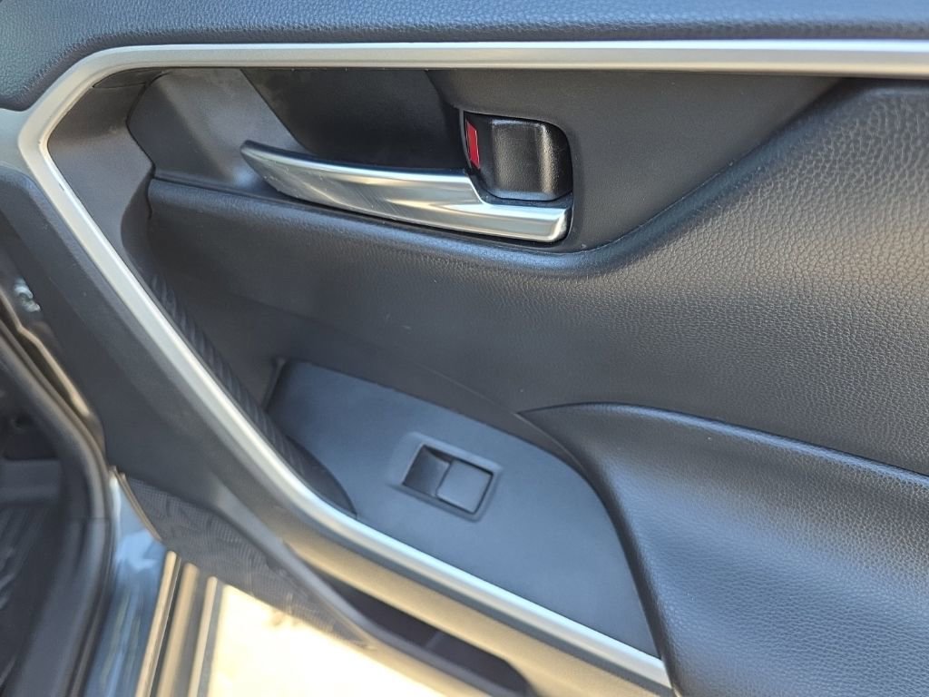 Used 2021 Toyota RAV4 XLE image 38