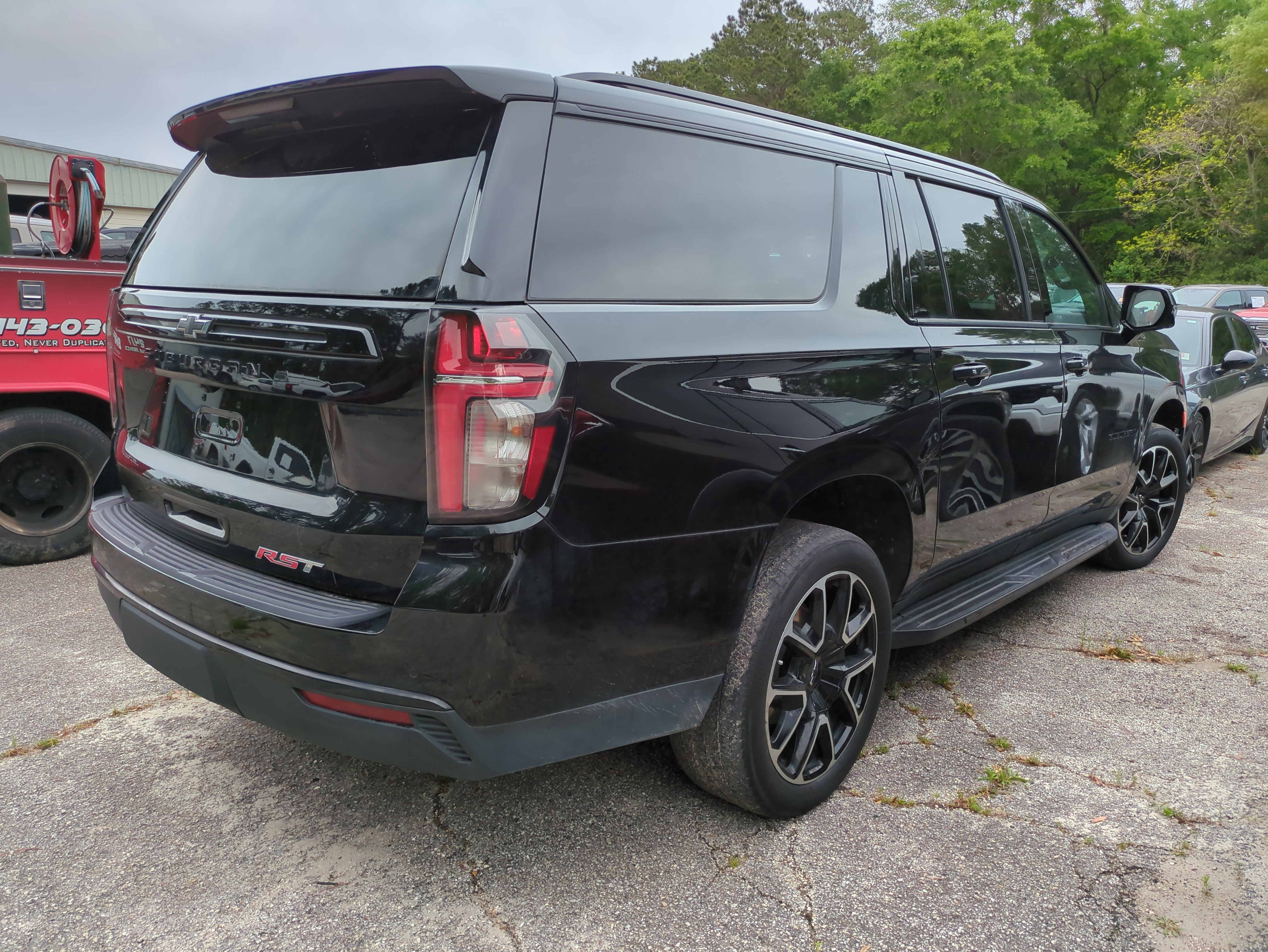 Certified 2023 Chevrolet Suburban RST w/ Luxury Package RWD image 4