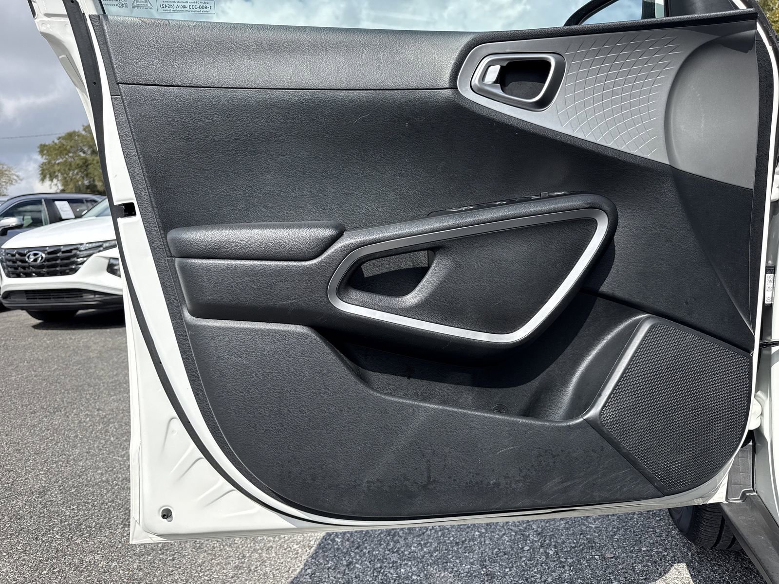 Used 2024 Kia Soul LX w/ LX Technology Package image 11