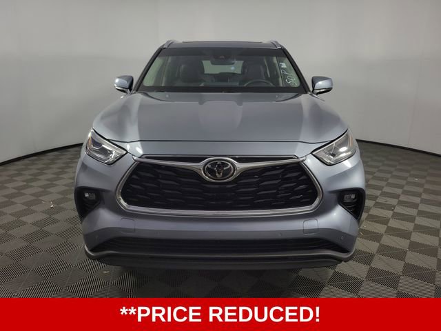 Used 2023 Toyota Highlander Limited video 2