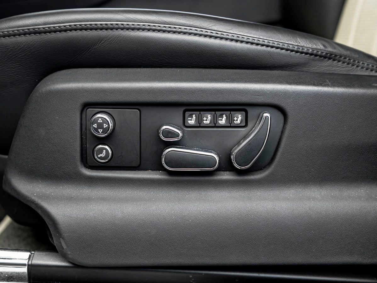 Used 2022 Bentley Bentayga AWD/4WD image 18
