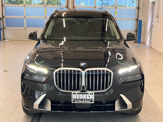 Used 2026 BMW X7 xDrive40i AWD/4WD image 3