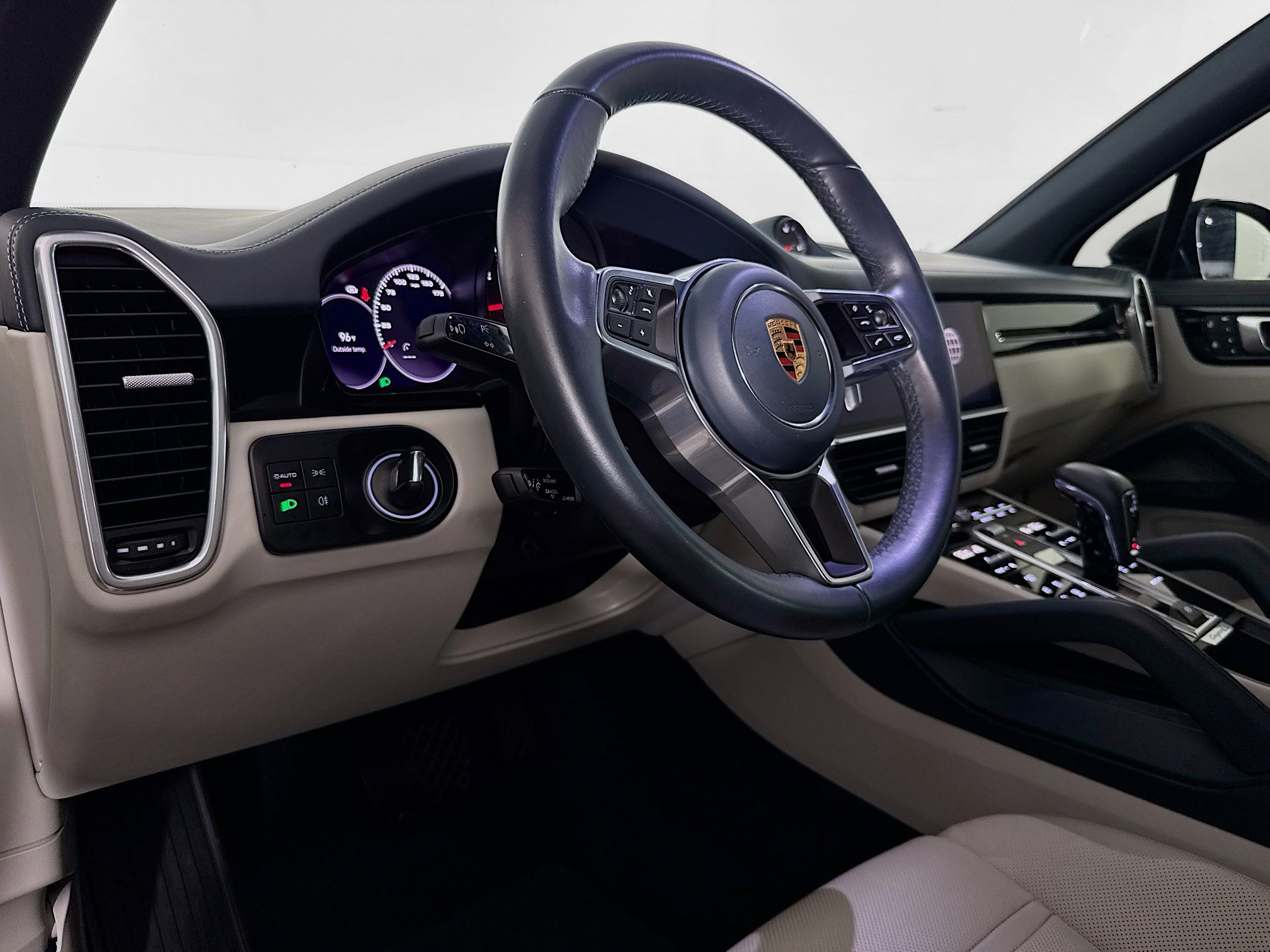 Used 2022 Porsche Cayenne AWD/4WD image 20