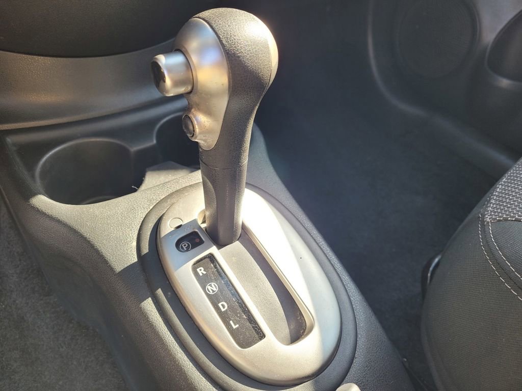 Used 2016 Nissan Versa SV image 19