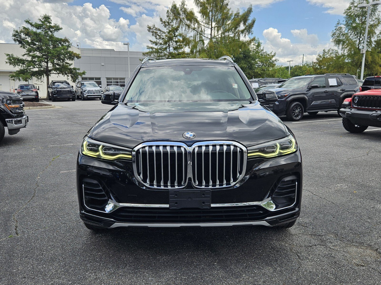 Used 2020 BMW X7 xDrive40i w/ Luxury Seating Package AWD/4WD image 2