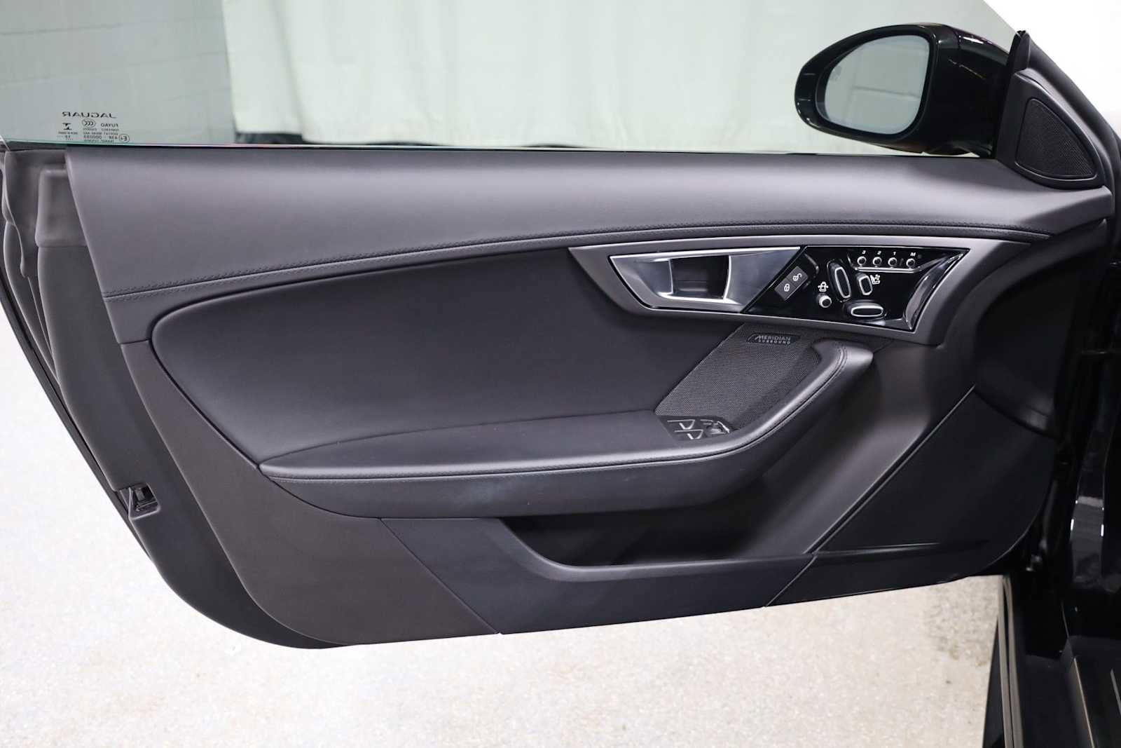 Used 2017 Jaguar F-TYPE R image 16