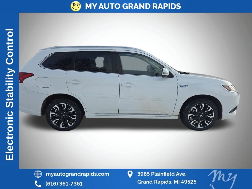 Used 2018 Mitsubishi Outlander SEL image 8