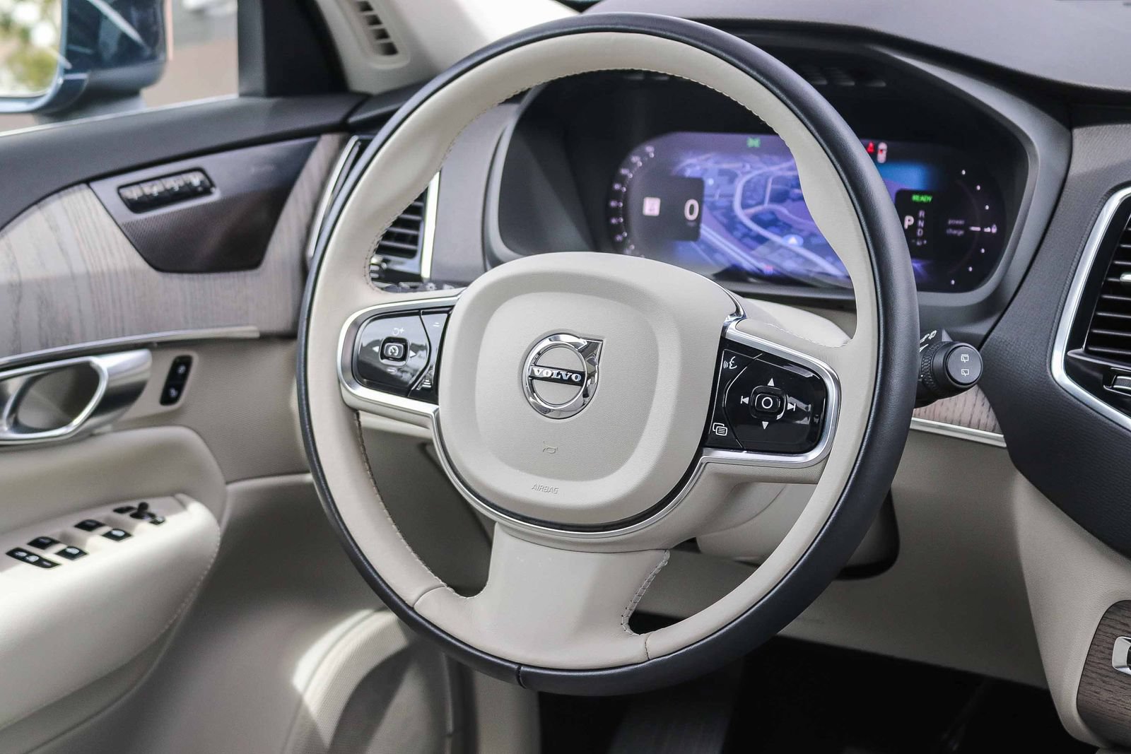 Used 2024 Volvo XC90 T8 Plus w/ Protection Package Premier AWD/4WD image 17