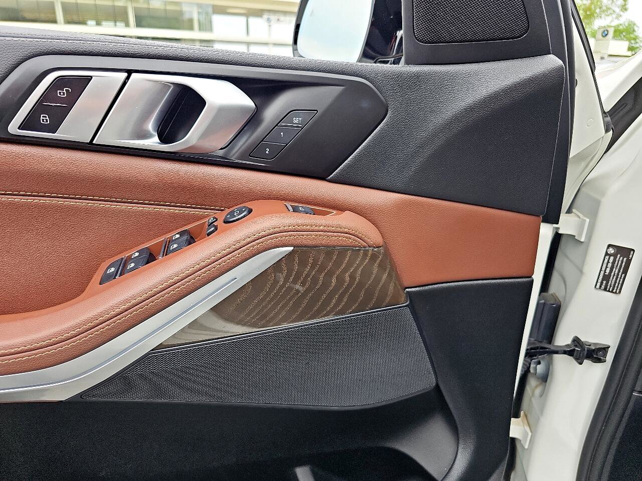 Used 2022 BMW X5 xDrive40i w/ M Sport Package image 25