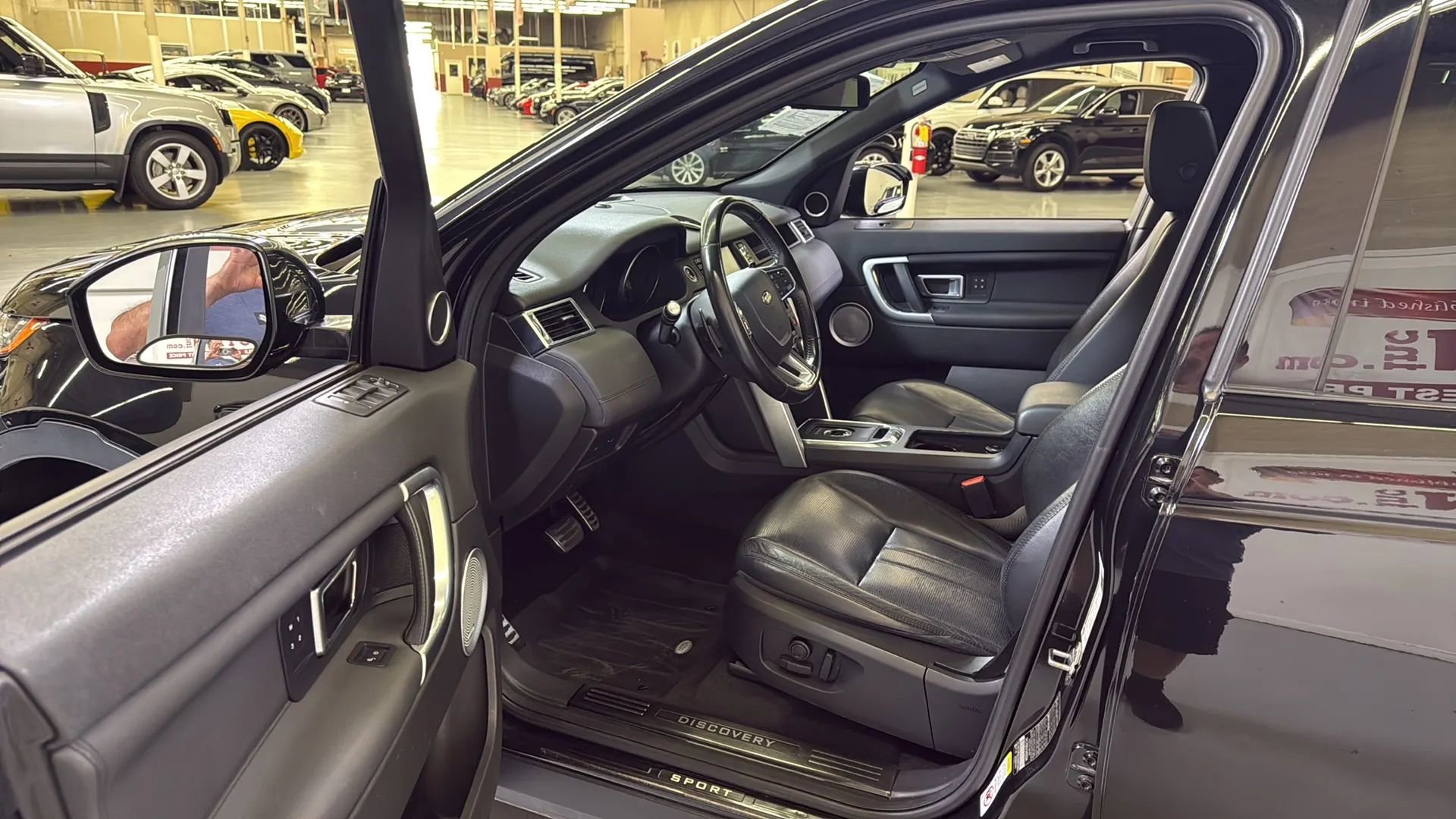 Used 2016 Land Rover Discovery Sport HSE image 18