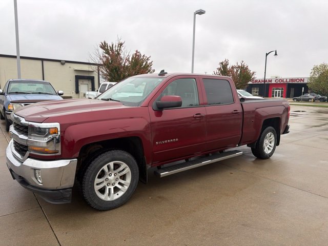 Used 2017 Chevrolet Silverado 1500 LT w/ All Star Edition AWD/4WD image 4