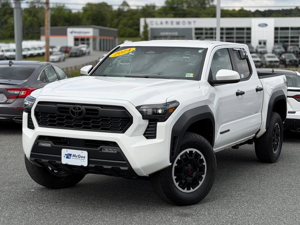 Certified 2024 Toyota Tacoma TRD Off-Road AWD/4WD image 1