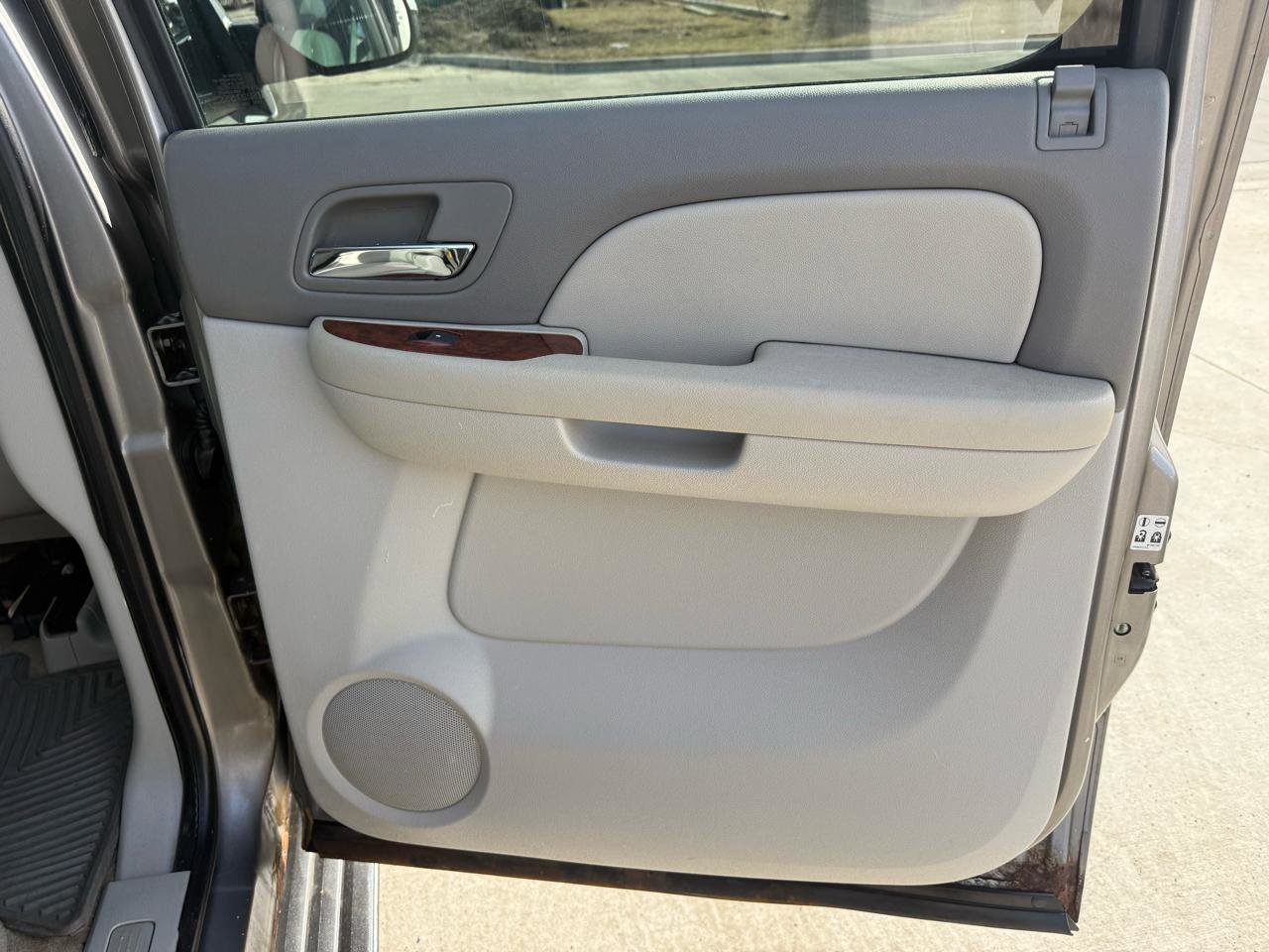 Used 2007 Chevrolet Suburban LT w/ LT Preferred Equipment Group image 22