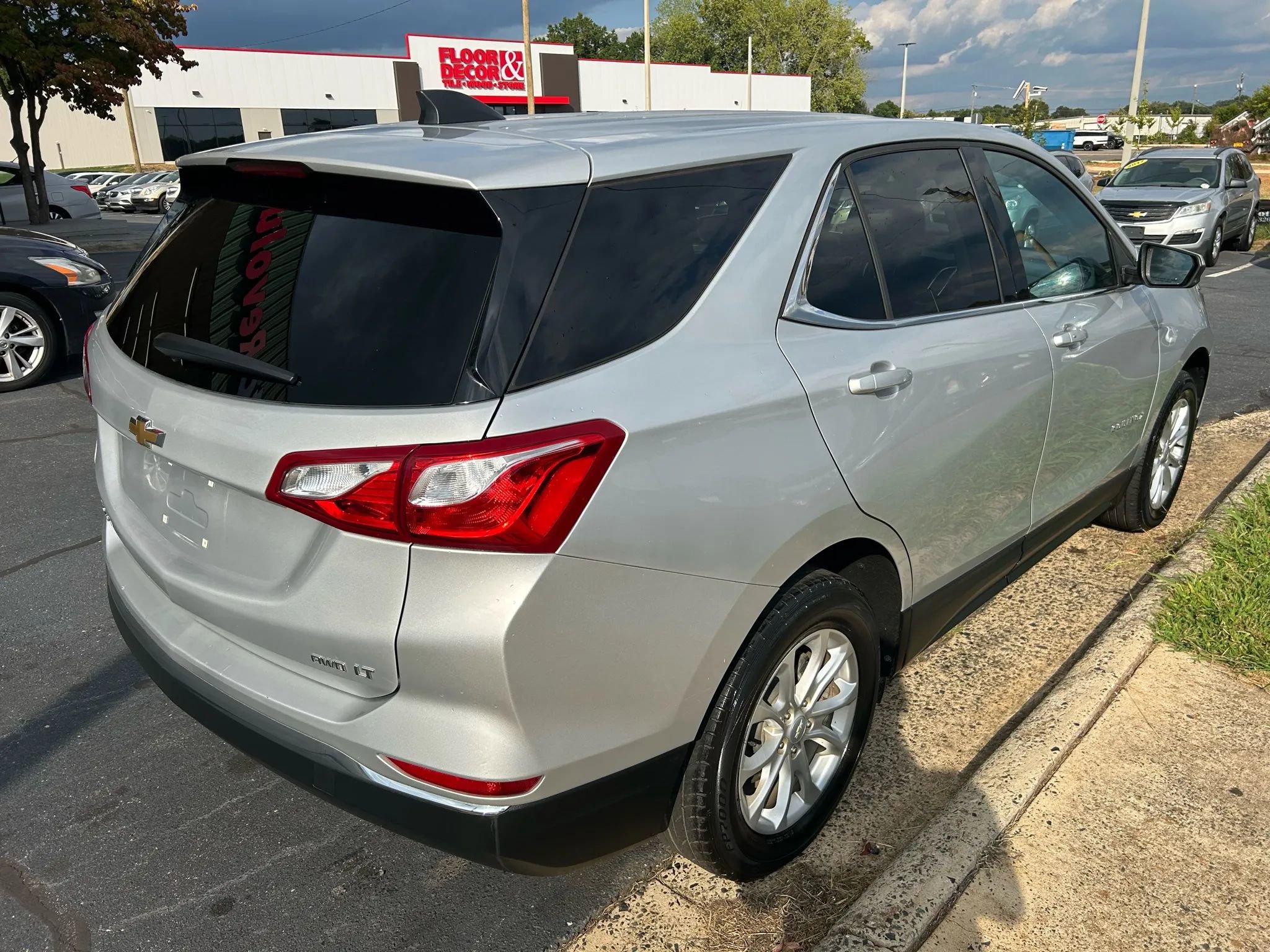 Used 2020 Chevrolet Equinox LT image 7