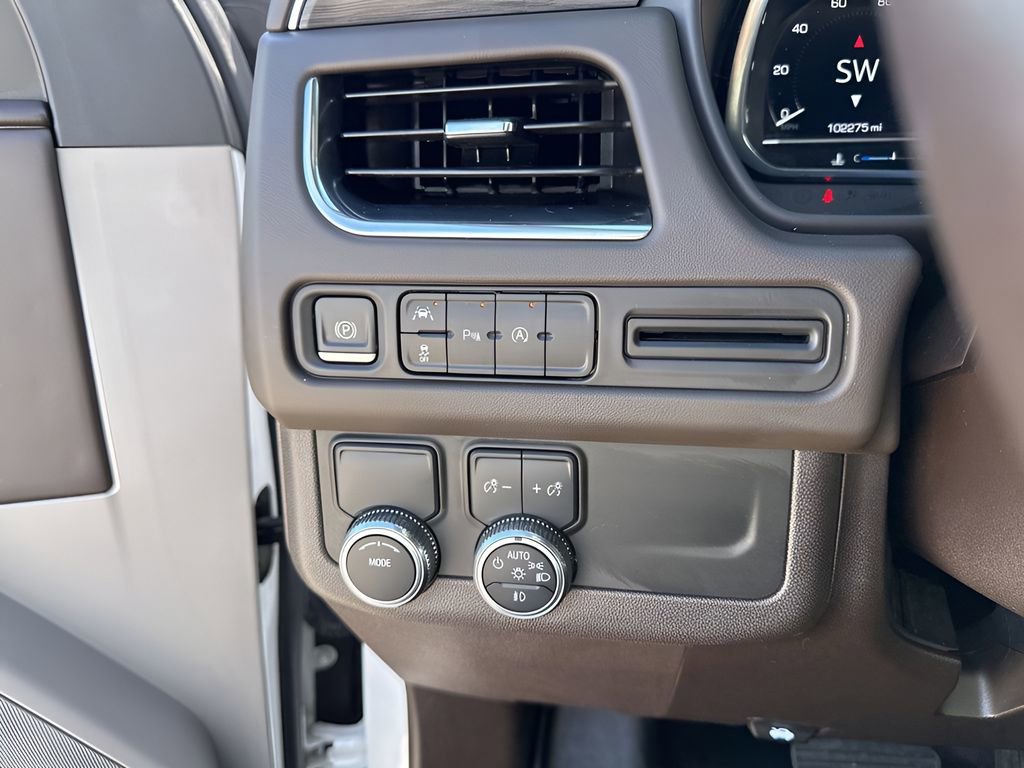 Used 2023 GMC Yukon XL SLT RWD image 30