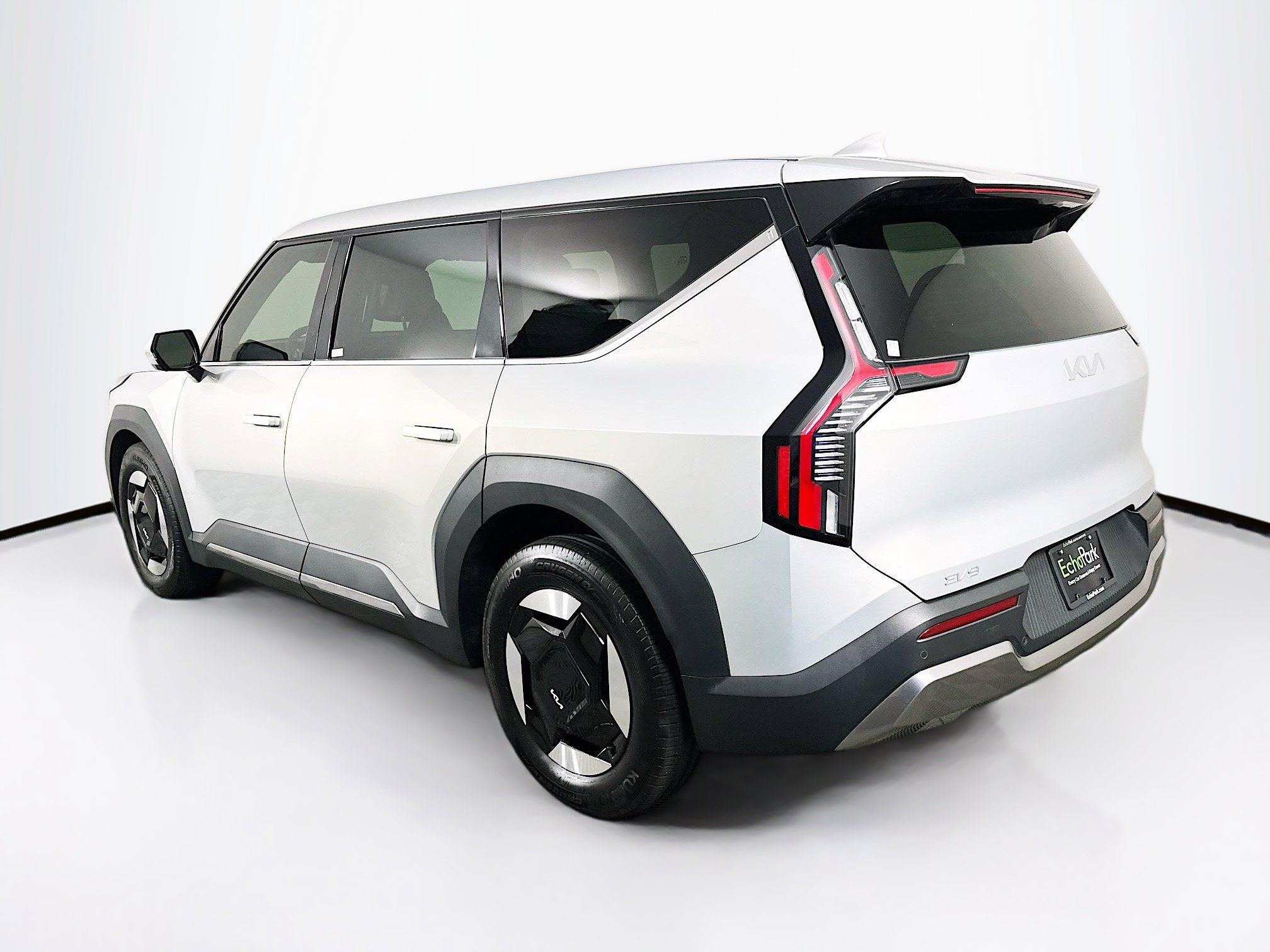 Used 2024 Kia EV9 Light Long Range RWD image 5