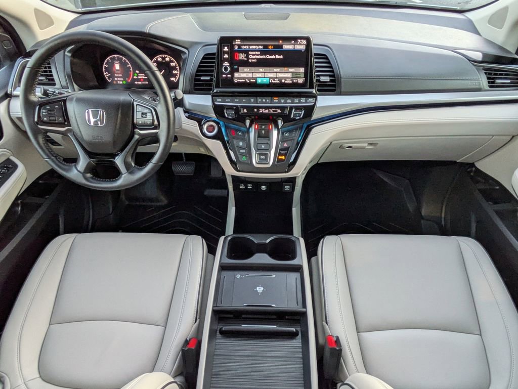 Used 2025 Honda Odyssey Touring image 16