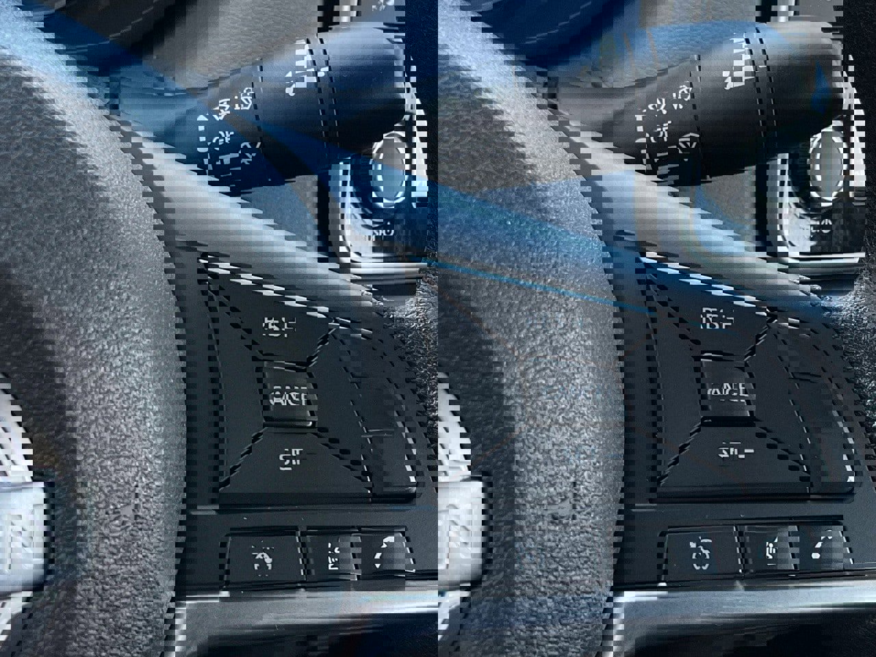 Used 2025 Nissan Versa SV w/ Trunk Package image 23