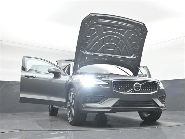 New 2026 Volvo V60 B5 Cross Country Ultra w/ Protection Package Premier image 56