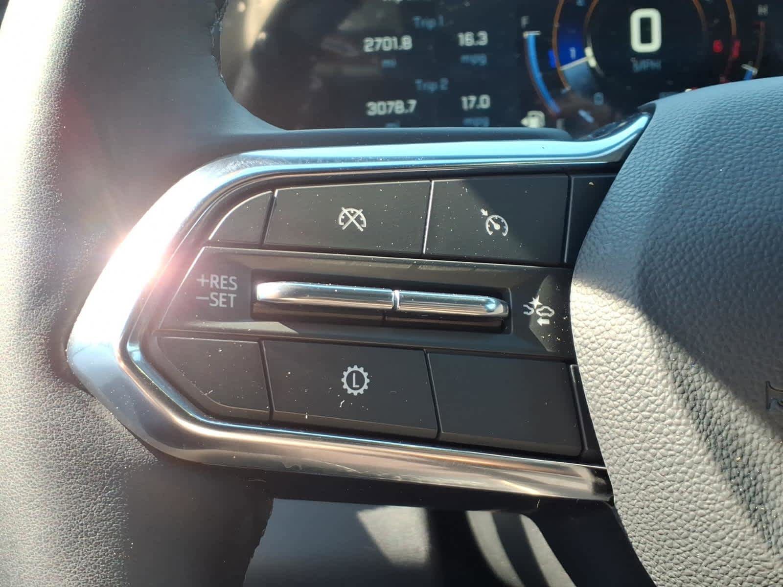 Used 2026 Chevrolet Equinox LT AWD/4WD image 15