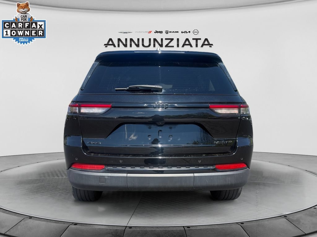Used 2023 Jeep Grand Cherokee Limited w/ Black Appearance Package AWD/4WD image 4