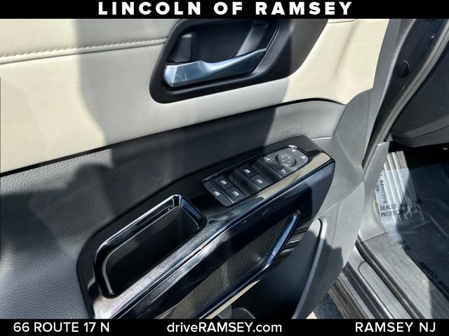 Used 2022 Nissan Pathfinder SV w/ SV Premium Package AWD/4WD image 13