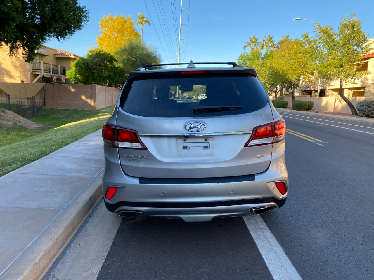 Used 2017 Hyundai Santa Fe SE Ultimate 3.3L Auto w/ SE Ultimate Tech Package 03 image 3