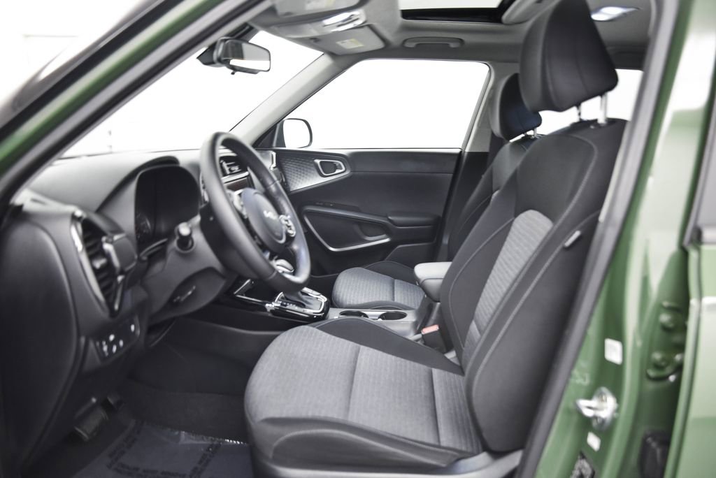 Used 2022 Kia Soul EX image 11