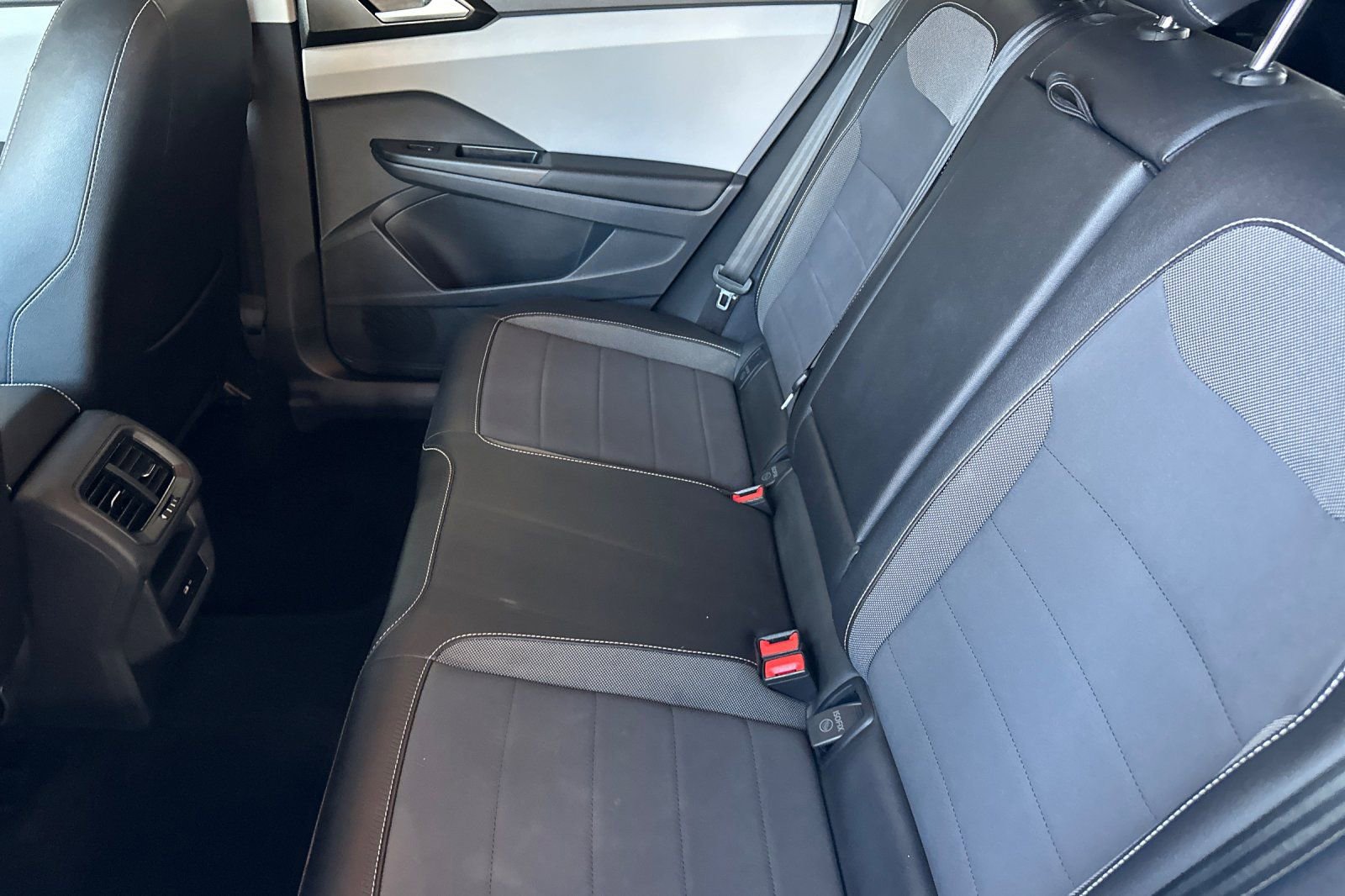 Used 2023 Volkswagen Taos SE FWD image 13