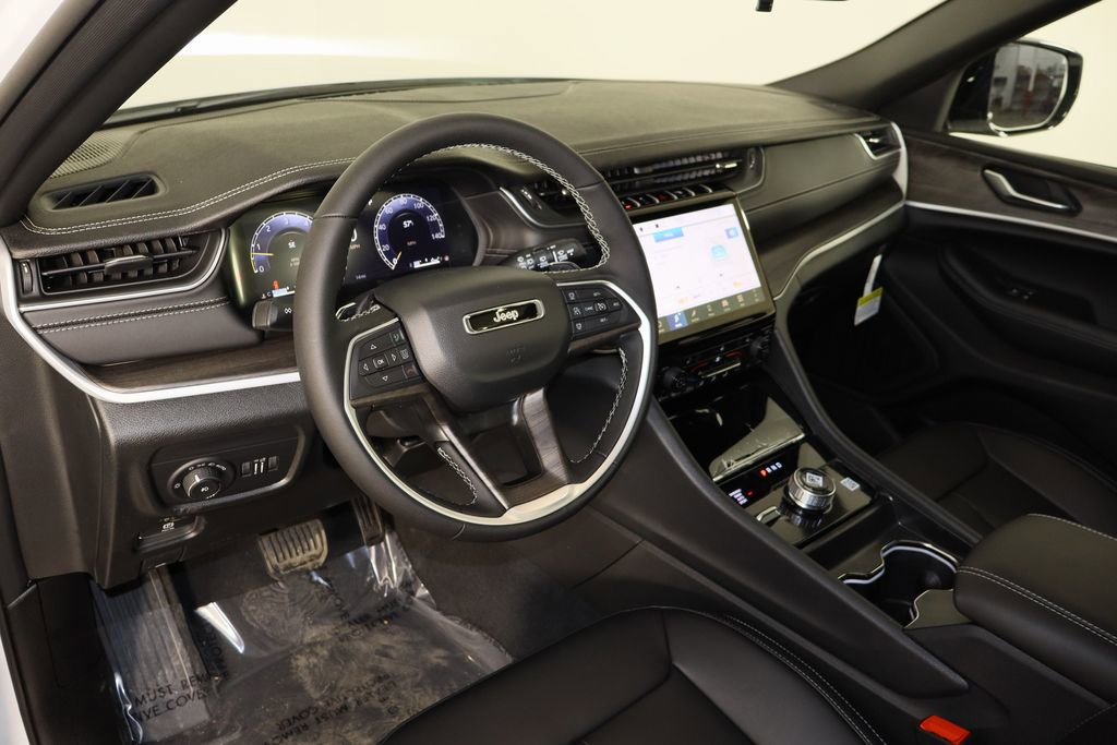 New 2025 Jeep Grand Cherokee Limited image 28