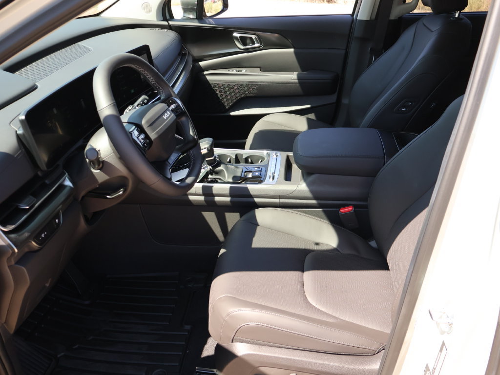 New 2027 Kia Carnival SX w/ Dark Edition Package FWD image 24