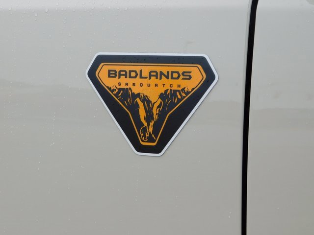 New 2025 Ford Bronco Badlands image 39