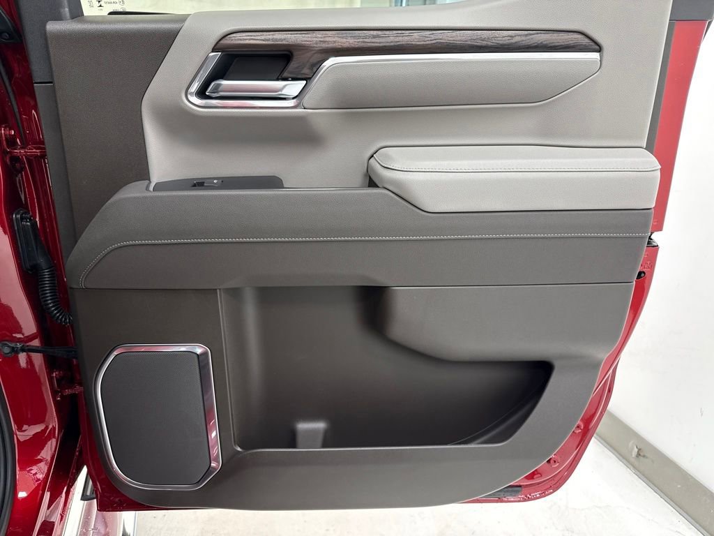 New 2026 GMC Sierra 1500 SLT image 11