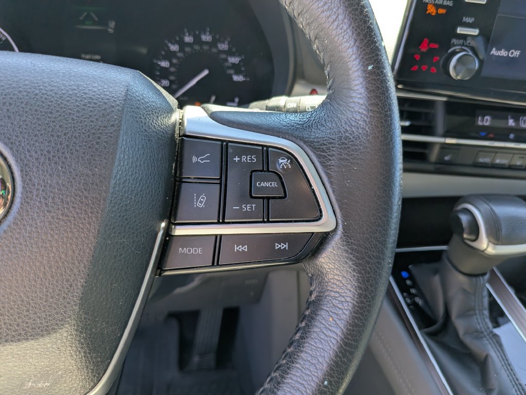 Used 2022 Toyota Sienna XLE FWD image 33