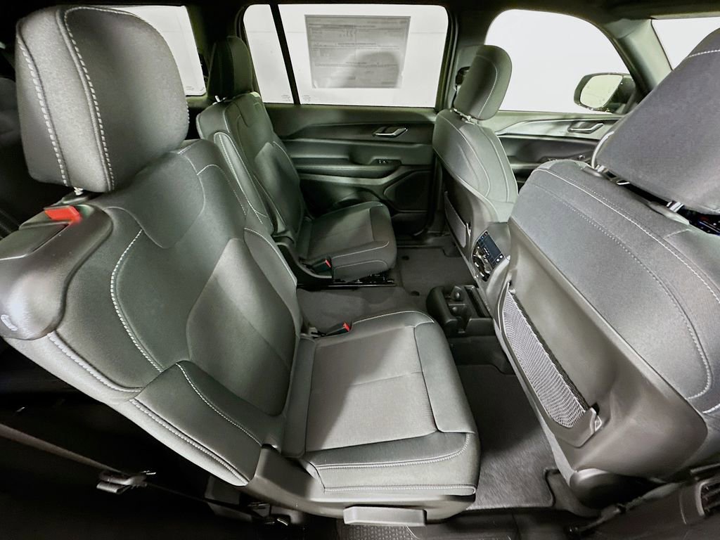 New 2025 Jeep Grand Cherokee L Laredo w/ Luxury Tech Group I image 34