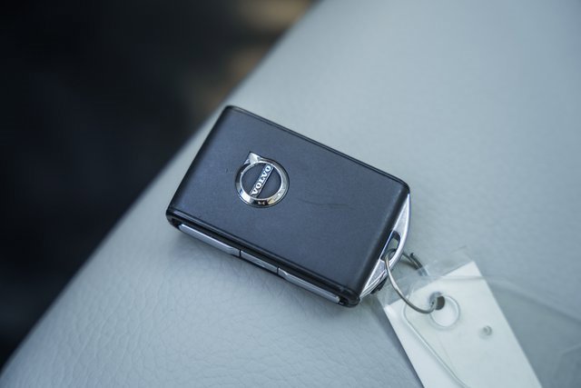 Certified 2024 Volvo XC60 B5 Plus w/ Climate Package image 42