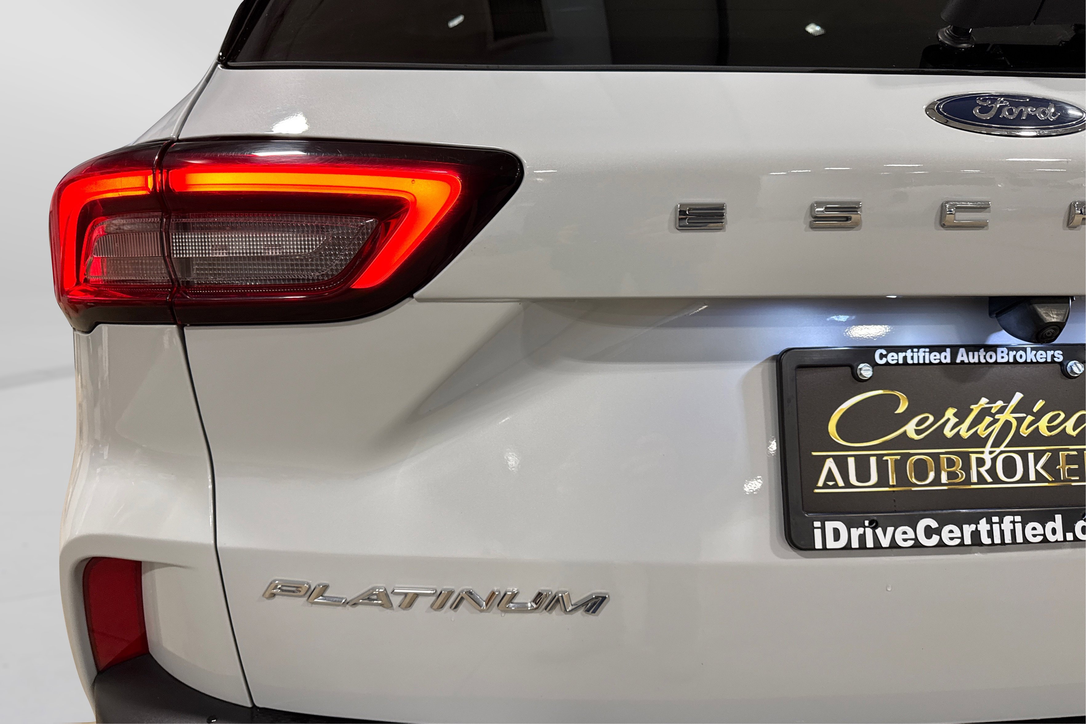 Used 2025 Ford Escape Platinum AWD/4WD image 48