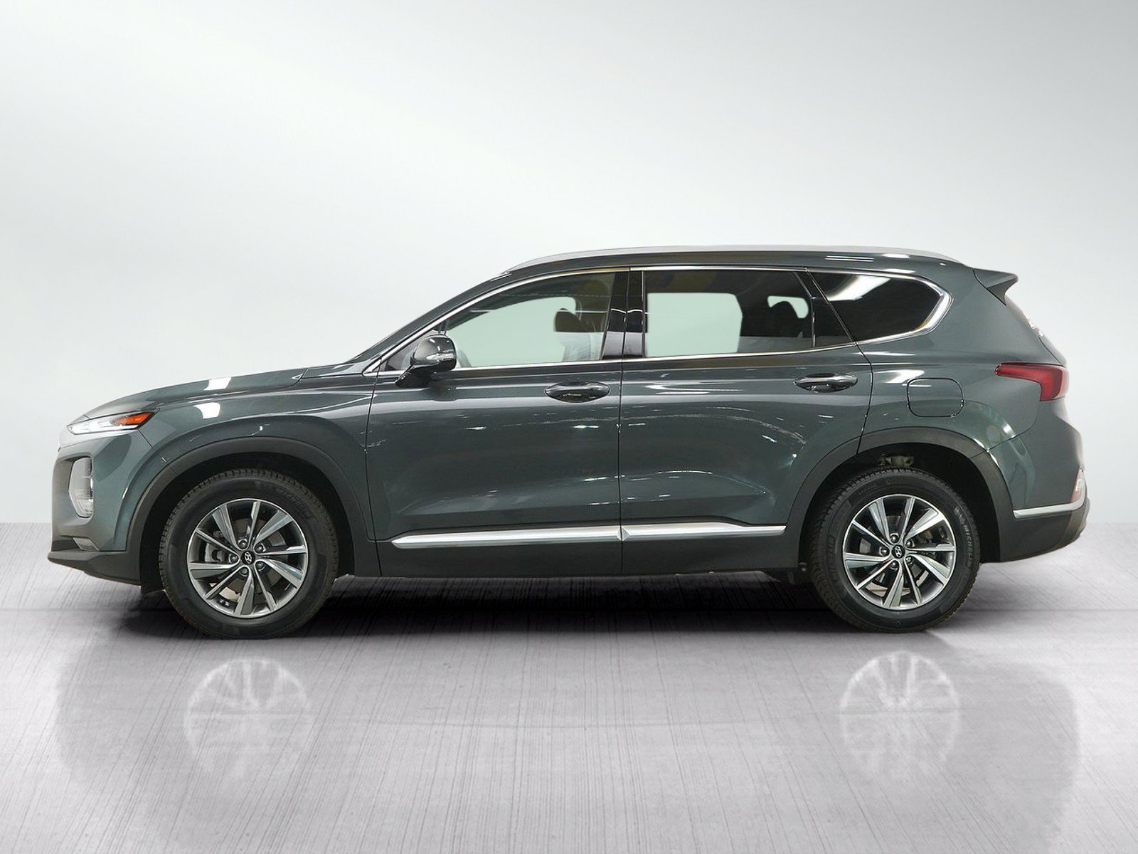 Used 2019 Hyundai Santa Fe Limited AWD/4WD image 2