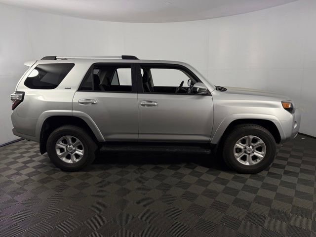 Used 2024 Toyota 4Runner SR5 AWD/4WD image 10