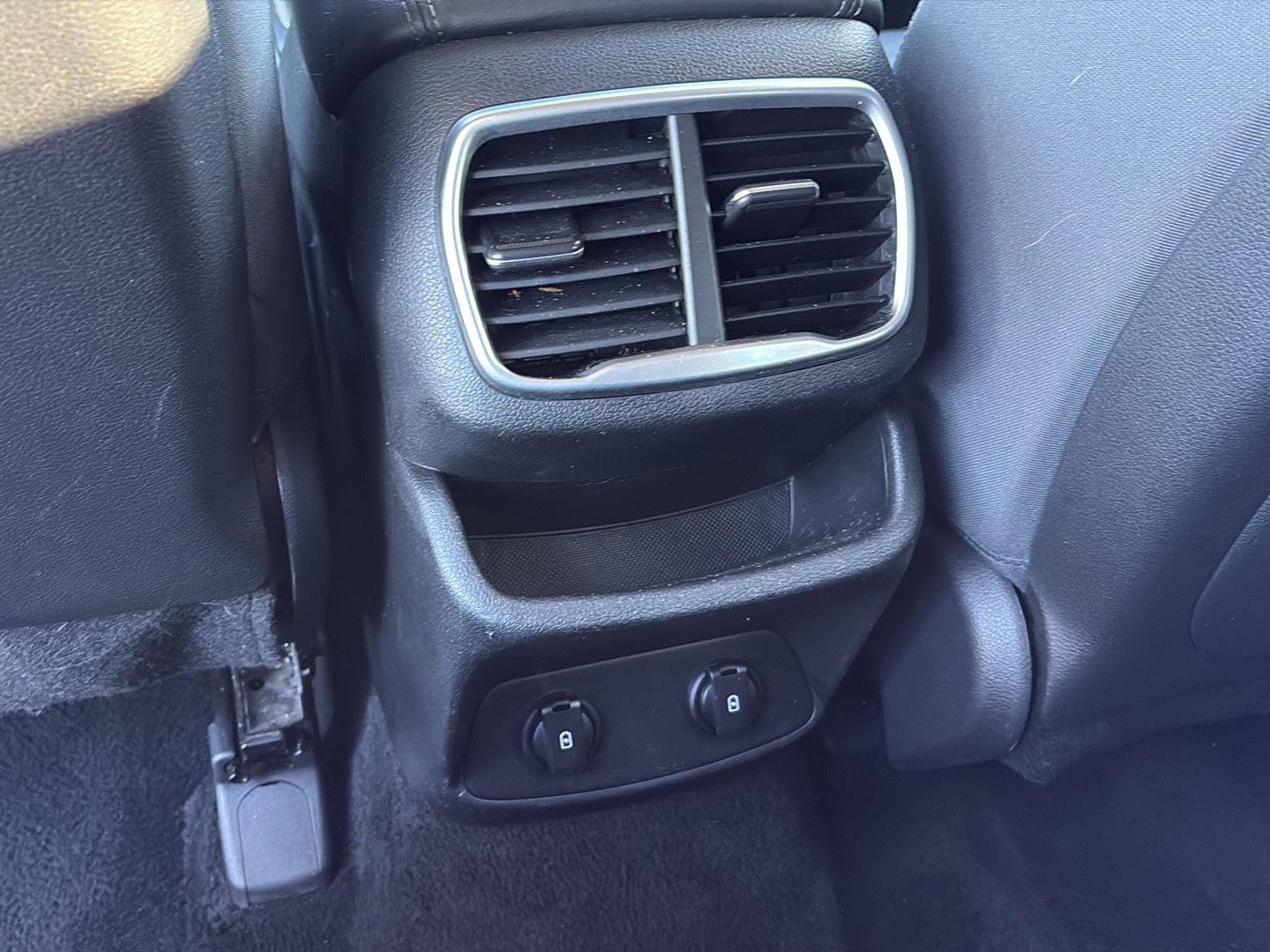 Used 2019 Hyundai Santa Fe SE image 19