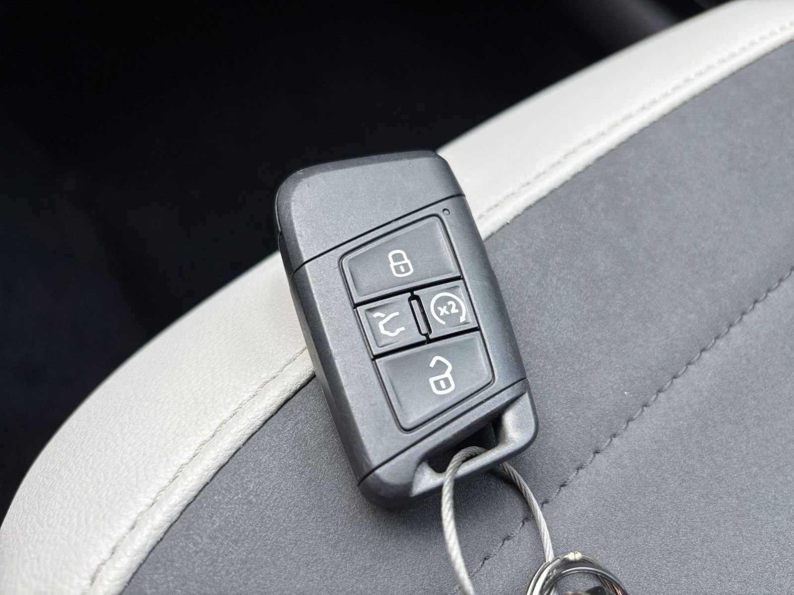 Used 2025 Volkswagen Taos SE FWD image 21