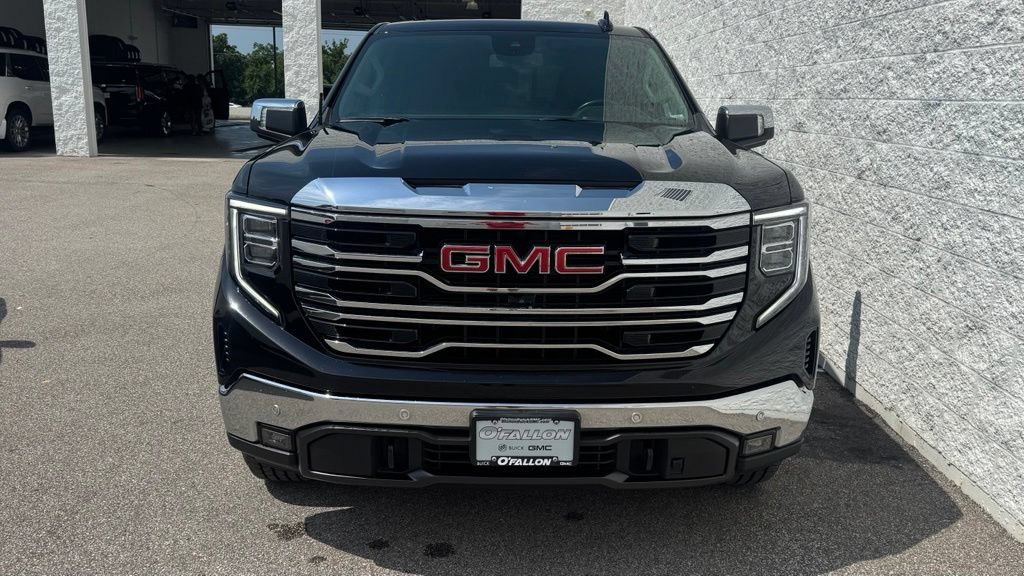 Used 2023 GMC Sierra 1500 SLT w/ SLT Premium Plus Package AWD/4WD image 10